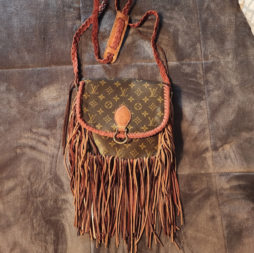 Authentic Louis Vuitton St. Cloud boho bag